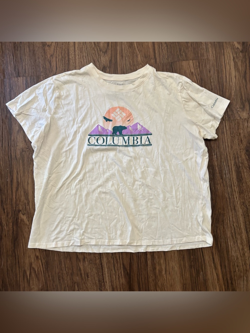 Columbia Women’s XXL White Graphic Tee Purple Mountains Bear Outdoor Shirt